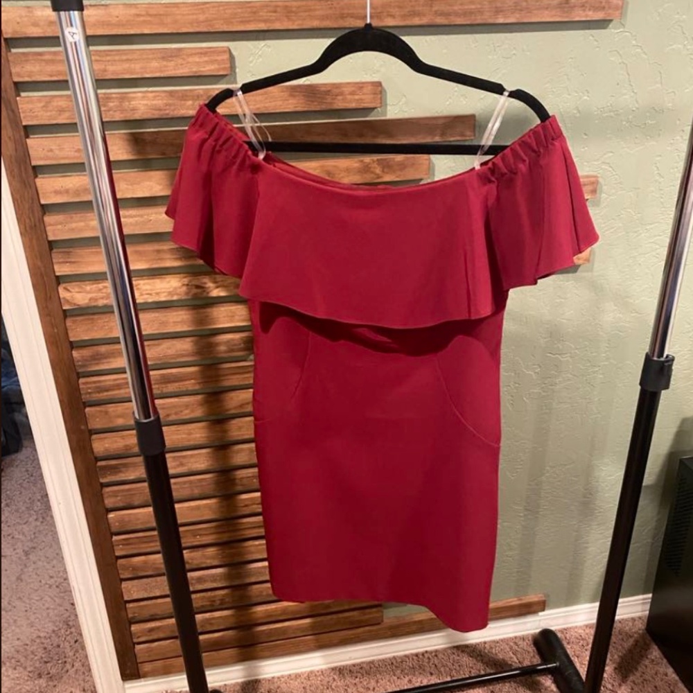 off the shoulder body con maroon/burgundy dress